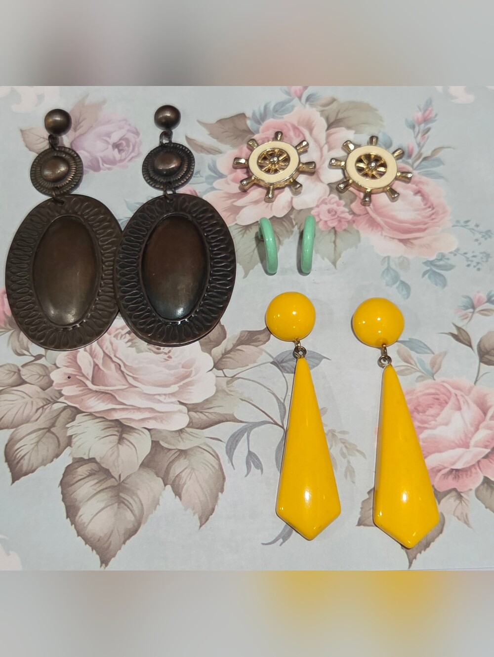 🩷​Vintage Costume Earring Lot 4 Pairs Retro Nautical Boho Yellow Mint Bronze